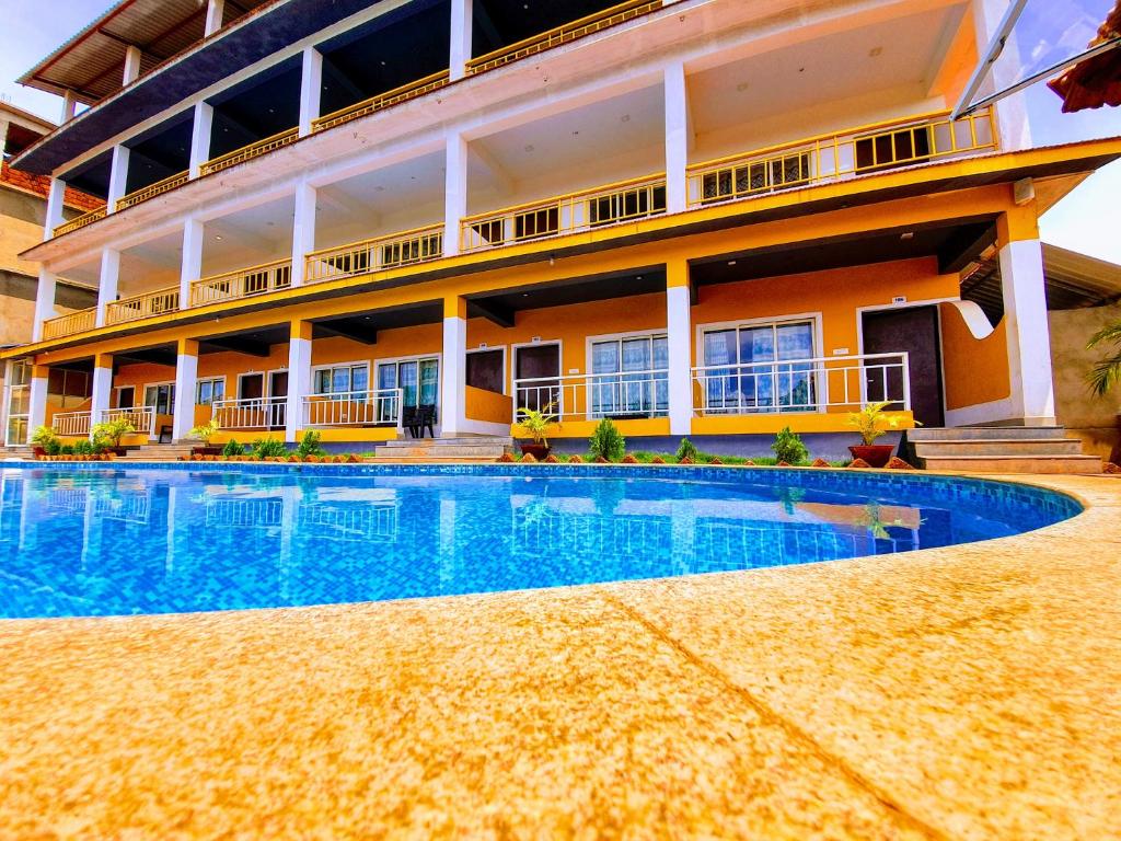 Stunning view of the swimming pool at Gracias Resort.